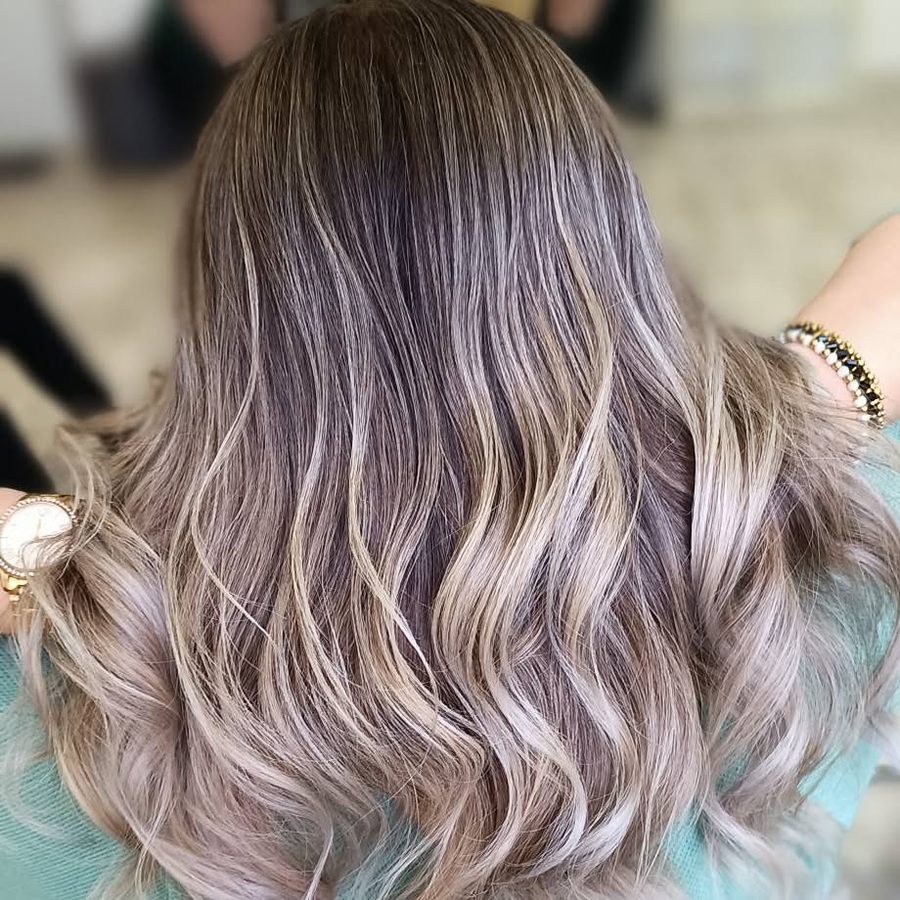 Balayage do popolavej blond, pohľad zozadu